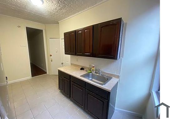 1st image of 17 E 204th St #3E
