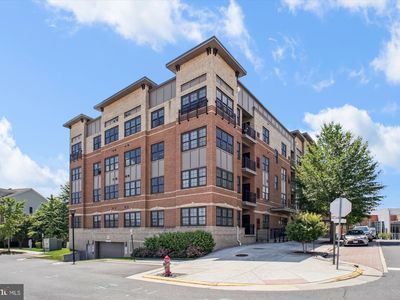 9523 Bastille St #1-408, Fairfax, VA, 22031