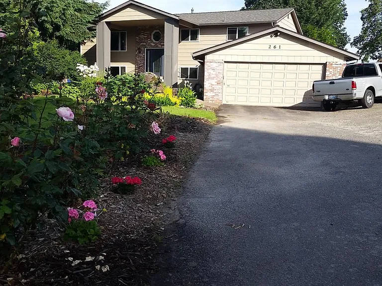 261 Amanda Ct — Photo 10