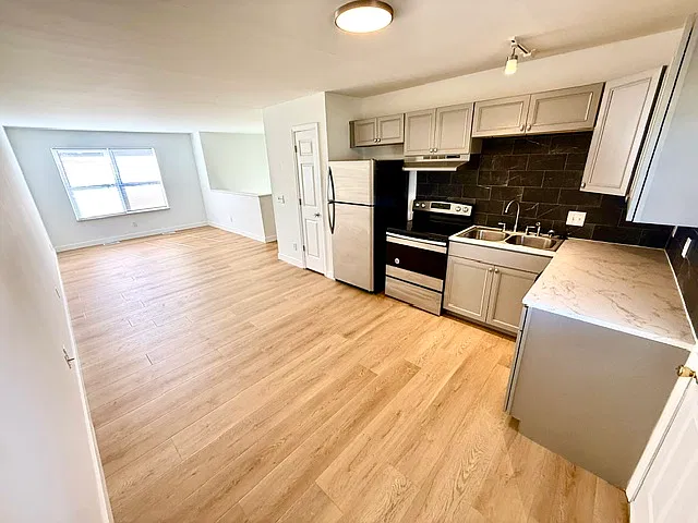 2 bed, 1000 sqft, $1,425 — Photo 4