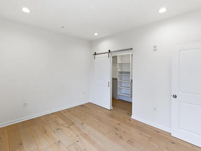 2011 N Reese St #7B — Photo 16