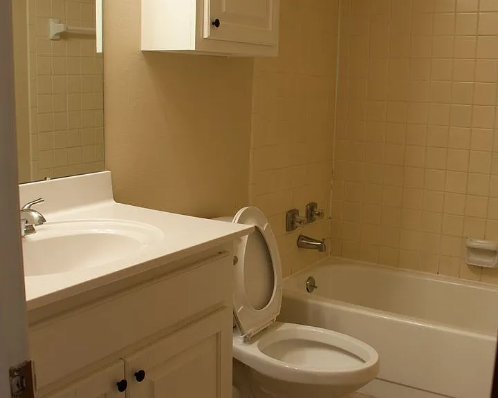752 Kenmore Ave — Photo 7