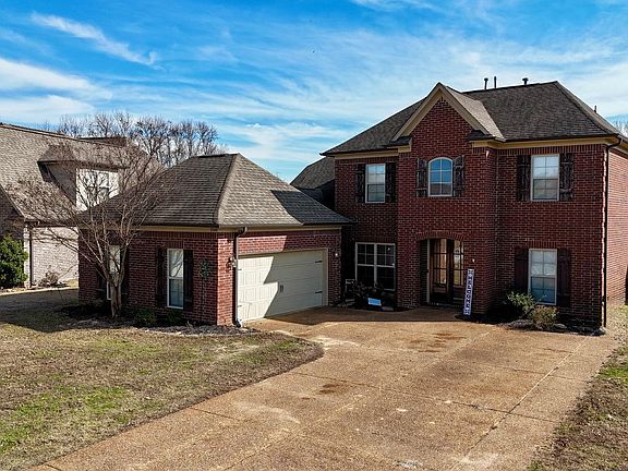 2nd image of 5540 Pinetree Loop