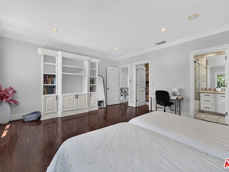 5230 Teesdale Ave — Photo 19