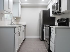4331 Ventura Canyon Ave, Sherman Oaks, CA