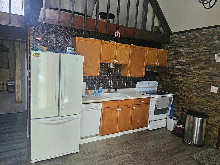 Highview Dr — Photo 19