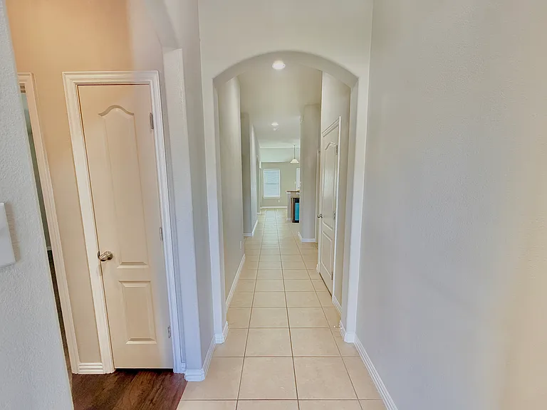 980 Bridle Bit Dr — Photo 4