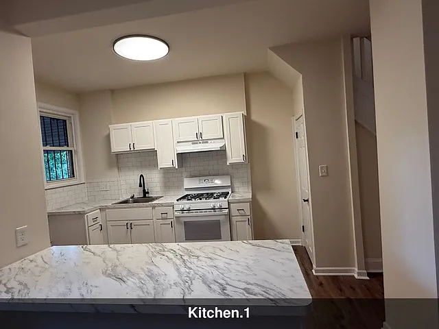 3 bed, $1,300 — Photo 3