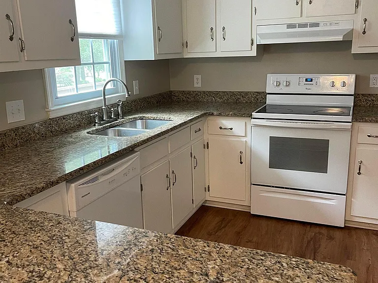 407 Portsmouth Ct — Photo 16
