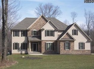 16995 Moreland Ln, Chagrin Falls, OH