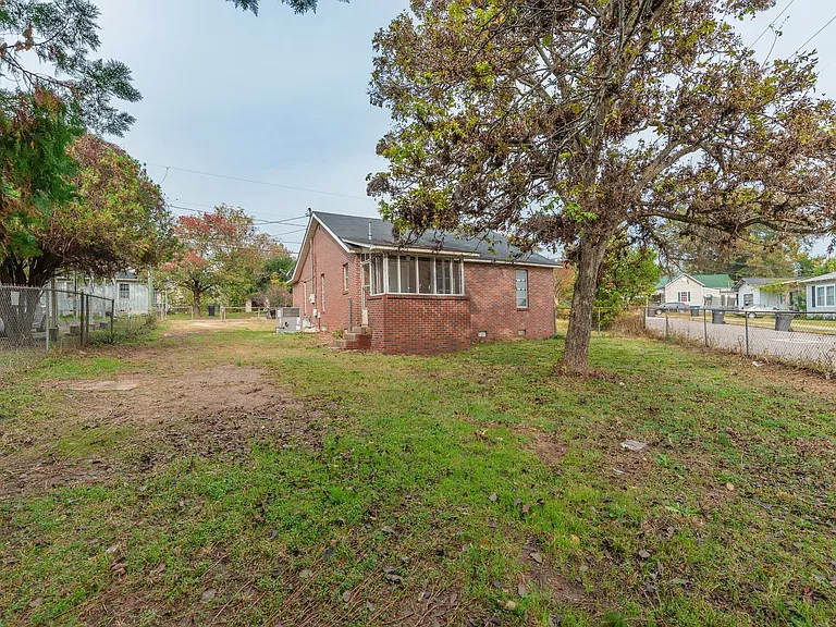 102 Curry St — Photo 28