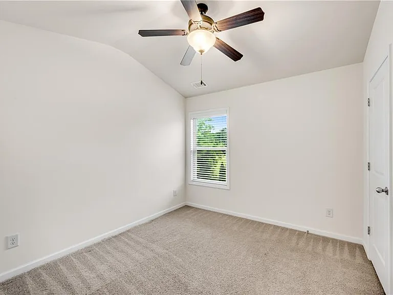 4920 Breezewood Cir — Photo 24