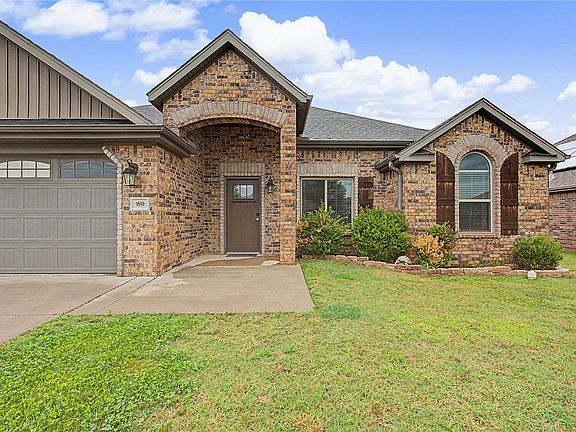 2nd image of 950 Bob Glen Cir
