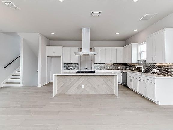 4th image of 5002 Pecan Springs Rd #10