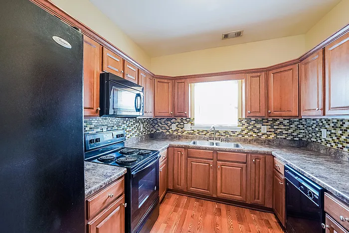 6001 Princess Blvd — Photo 4