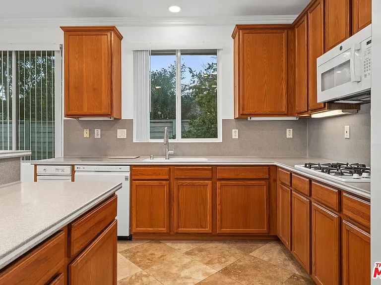 5711 Citrus Ranch Cir — Photo 14