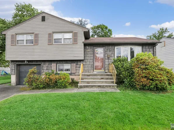 250 Oxford Ave, Saddle Brook, NJ 07663