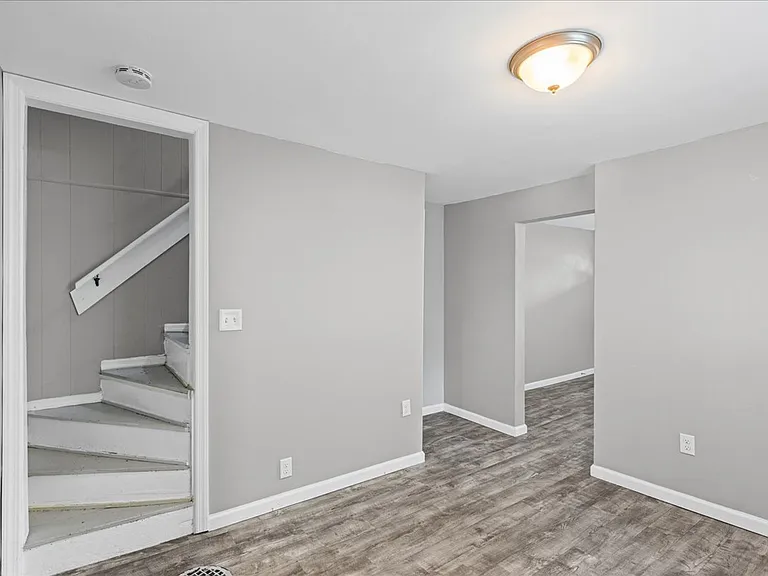 675 Main St #2 — Photo 4