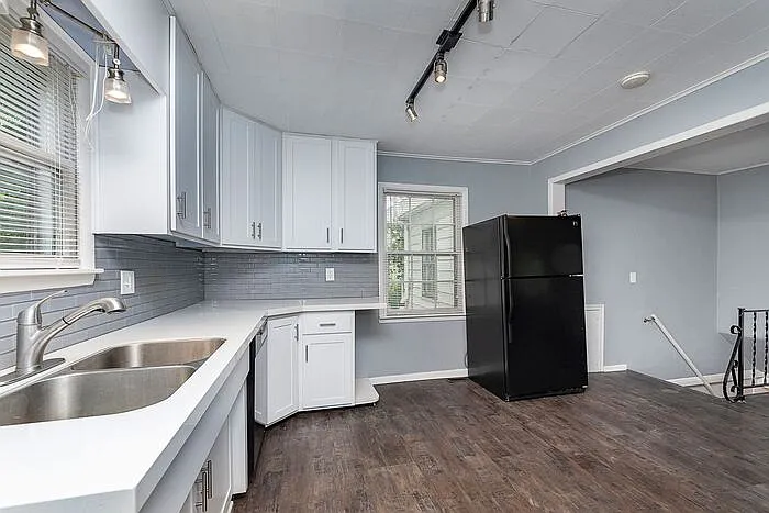 5875 N Keystone Ave — Photo 13