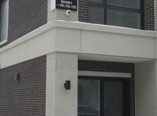 2 David Eyer Rd #E103-RED, Richmond Hill, ON L4S 0N6