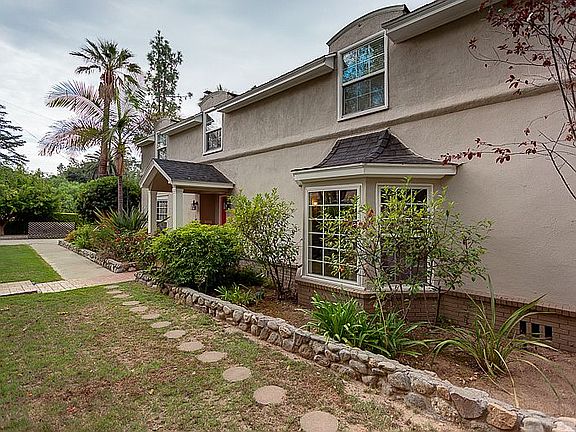 2nd image of 408 Buena Loma St