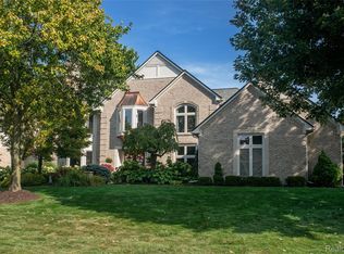 3674 Merriweather Ln, Rochester Hills, MI 48306