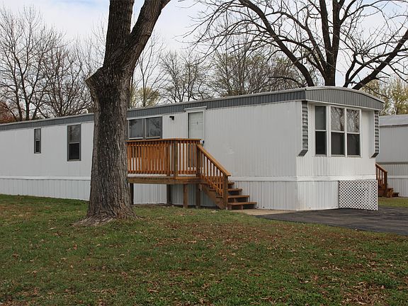 Nicely Updated Smaller Home with New Carpet & Laminate Floo