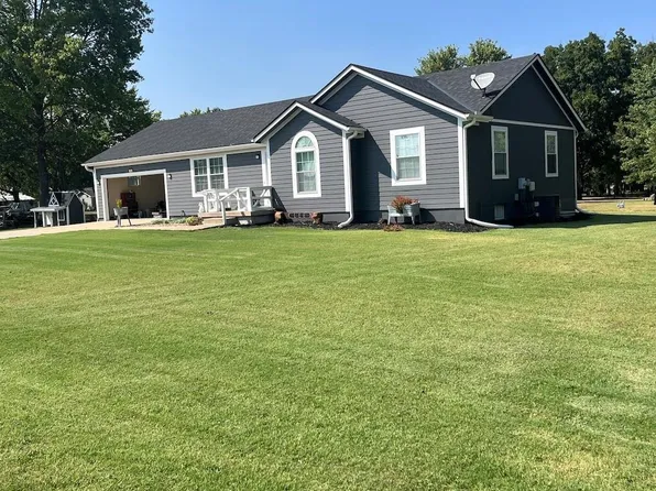 720 Chestnut St, Lacygne, KS 66040