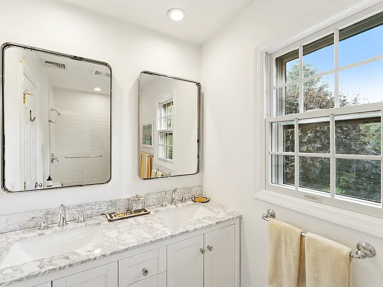 25 Pleasant Ln — Photo 16