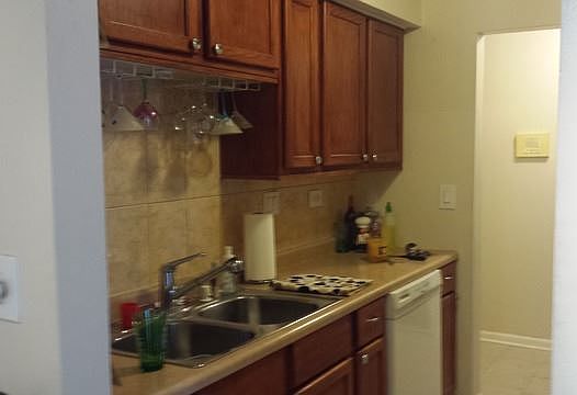 3rd image of 2013 Country Club Dr APT 12