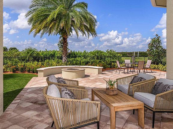 Covered Lanai and Fire Pit