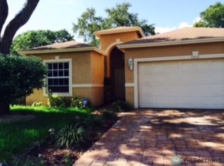 2822 NW 7th St, Pompano Beach, FL 33311