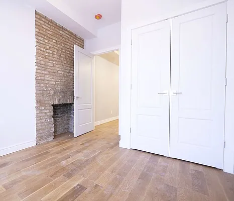 Rented by Tapiro Realty | media 34