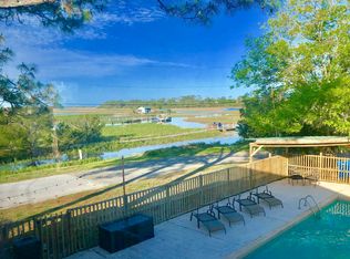 502 8th St, Tybee Island, GA 31328