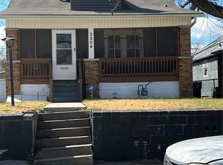 2204 Oakley Ave, Kansas City, MO 64127