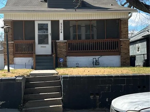 2204 Oakley Ave, Kansas City, MO 64127