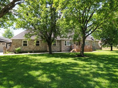 2302 Sunset Lake Dr, Emporia, KS, 66801