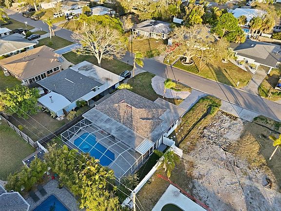 3rd image of 2470 Del Rio Way