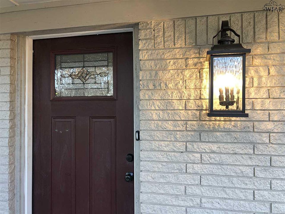 1st image of 4208 Meadowbrook Dr
