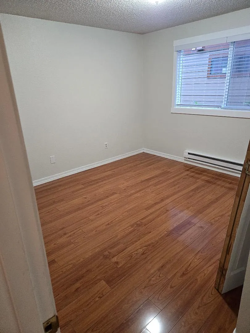 2 bed, 1100 sqft, $2,100 — Photo 2