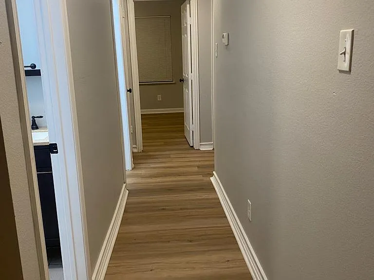 201 Woodbridge Way — Photo 5