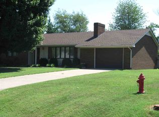 2956 Nebraska St, Paducah, KY 42001