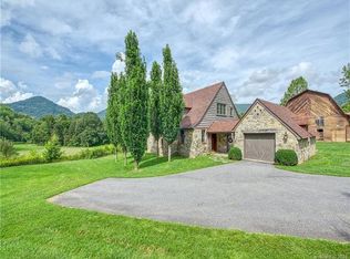 16 Apple Blossom Rd, Canton, NC 28716