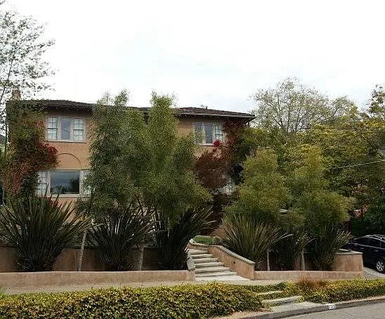 Ardmore Ave — Photo 3