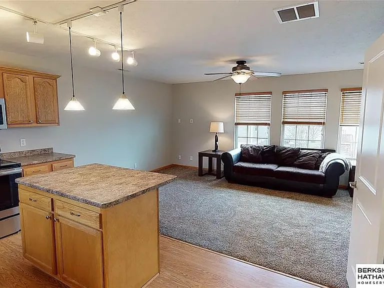 4356 N 147th Plz — Photo 4