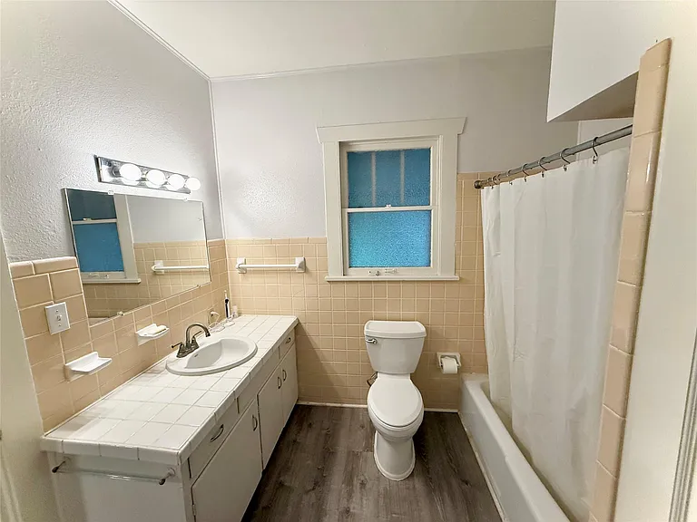 423 S Main St — Photo 9
