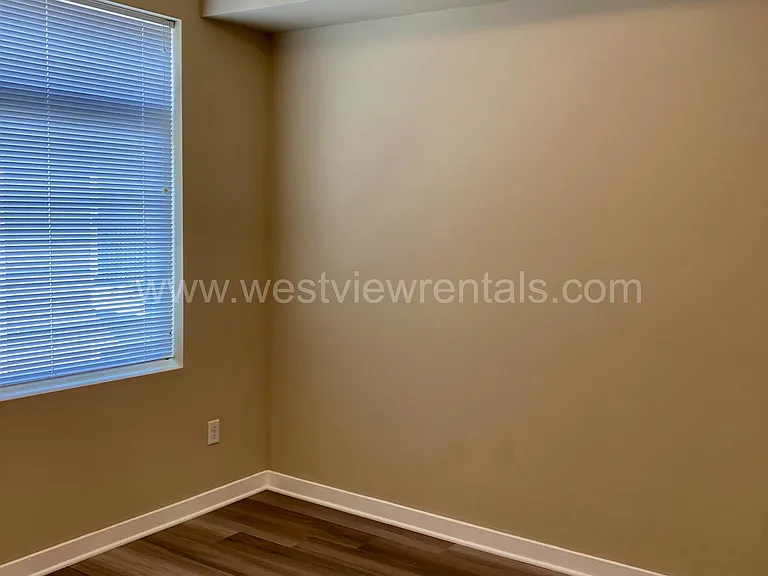 200 E Maple St — Photo 264