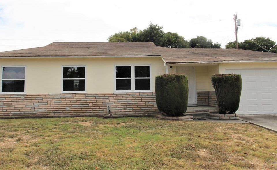 1st image of 2216 Boxwood Dr