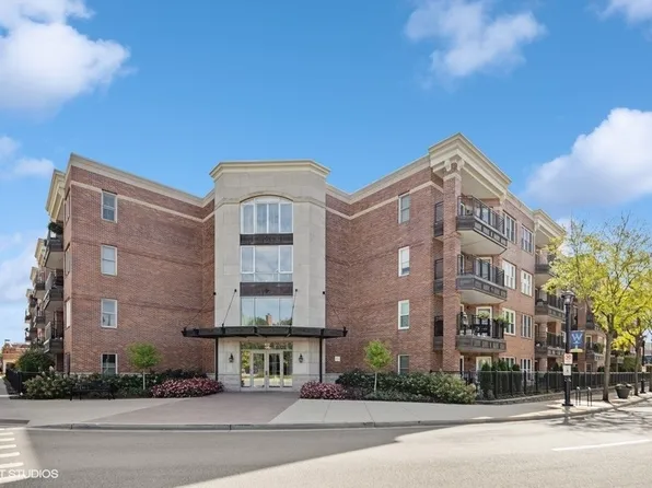 111 N Wheaton Ave Unit 104, Wheaton, IL 60187