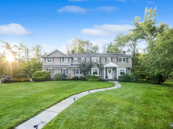 45 Bedford Rd, Woodcliff Lake, NJ 07677